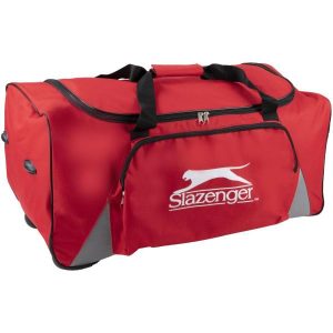 Torba sportowa Slazenger z kółkami. Czerwone torby podróżne i sportowe Slazenger, bez wzorów. Za 117,00 zł.