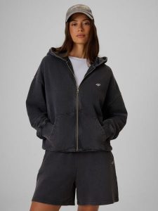 4F Bluza dresowa oversize z kapturem damska - czarna M. Czarne bluzy 4f, na lato, m, bez wzorów, z dresówki, z kapturem. W wyprzedaży za 169,99 zł.