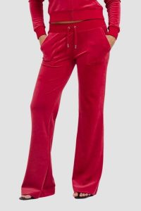 JUICY COUTURE Czerwone damskie spodnie dresowe Layla Low Rise. Czerwone spodnie dresowe Juicy Couture, s, bez wzorów, z dresówki. W wyprzedaży za 347,99 zł.
