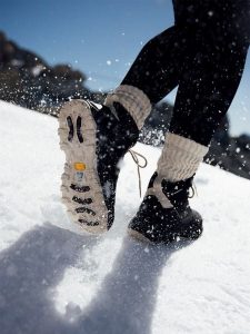 4F Wysokie buty trekkingowe ICE CRACKER z izolacją Primaloft damskie - czarne 40. Czarne buty trekkingowe 4f, z nylonu, przed kolano, bez zapięcia. Za 549,99 zł.