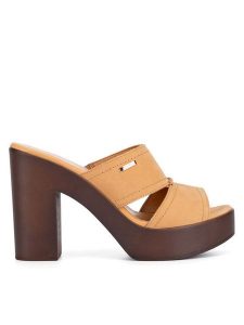 Lasocki Klapki BOLONIA EST-2026-02 Brązowy. Brązowe klapki Lasocki, bez wzorów, ze skóry, bez obcasa. Za 169,99 zł.