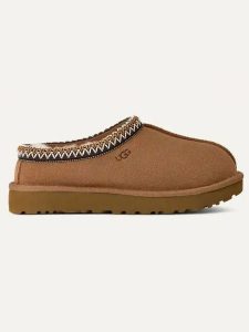 UGG Skórzane kapcie "Tasman II" w kolorze jasnobrązowym rozmiar: 36. Brązowe kapcie Ugg, bez wzorów, z wełny. Za 299,95 zł.