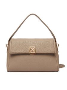 Calvin Klein Torebka Emblem Hw Pebble Shoulder Bag 25 LV04F3425G Beżowy. Brązowe torebki klasyczne Calvin Klein, bez wzorów, ze skóry, bez dodatków. Za 569,99 zł.