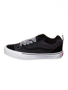 Vans Sneakersy w kolorze czarnym rozmiar: 37. Czarne trampki Vans, bez wzorów, z materiału, bez zapięcia. Za 250,35 zł.