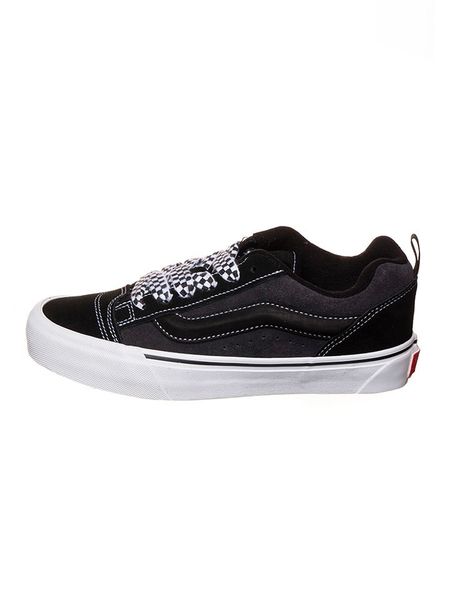 Vans Sneakersy w kolorze czarnym rozmiar: 37. Czarne trampki Vans, bez wzorów, z materiału, bez zapięcia. Za 218,57 zł.
