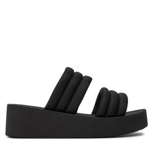 Klapki Roxy. Czarne klapki Roxy, bez wzorów, bez obcasa. Za 179,99 zł.