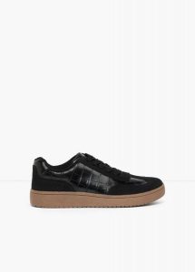 Sneakersy ze zwierzęcymi wzorami. Czarne buty sportowe bonprix, bez wzorów, ze skóry, bez zapięcia. Za 134,99 zł.