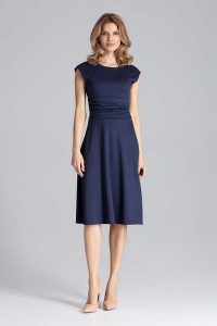Elegancka Granatowa Rozkloszowana Sukienka z Zaznaczoną Talią. Brązowe sukienki Figl, xl, bez wzorów, z elastanu, eleganckie, bez kołnierzyka, bez ramiączek, rozkloszowane. Za 289,00 zł.