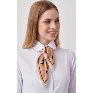 Apaszka Café jedwabna ONE SIZE beż. Białe apaszki i chusty marki Marie Zélie, z aplikacjami, z bawełny, klasyczne. Za 237,00 zł.
