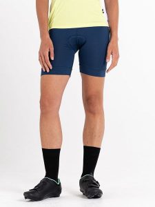 Dare 2b Szorty kolarskie "Habit" w kolorze granatowym rozmiar: 34. Niebieskie spodenki sportowe Dare 2b, bez wzorów, z materiału, rowerowe. Za 87,61 zł.