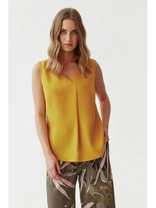 TATUUM Bluzka w kolorze żółtym rozmiar: 40. Żółte bluzki Tatuum, bez wzorów, z lyocellu, bez kołnierzyka, bez ramiączek. Za 66,16 zł.