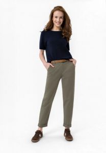 Bawełniane spodnie R-LANA. Brązowe chinosy Volcano, bez wzorów, z bawełny, z standardowym stanem. Za 149,99 zł.