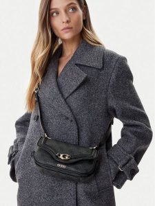 Guess Torebka Dea Mini HWSG79 93790 Szary. Szare listonoszki Guess, z aplikacjami, ze skóry, bez dodatków. Za 279,99 zł.