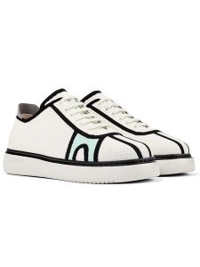 Camper Sneakersy w kolorze białym rozmiar: 36. Białe trampki Camper, bez wzorów, bez zapięcia. Za 232,78 zł.