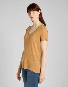 LEE V NECK TEE DAMSKI T-SHIRT TOBACCO BROWN L41JENSZ 112140036. Brązowe t-shirty Lee, l, bez wzorów, bez kołnierzyka, bez ramiączek. Za 69,99 zł.