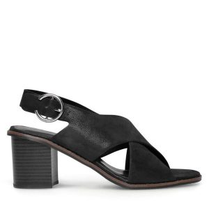 Sandały Lasocki. Czarne sandały Lasocki, bez wzorów, bez obcasa, na słupku, bez zapięcia. Za 119,99 zł.