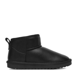 Śniegowce DeeZee. Czarne buty zimowe DeeZee, bez obcasa, bez zapięcia. Za 249,99 zł.
