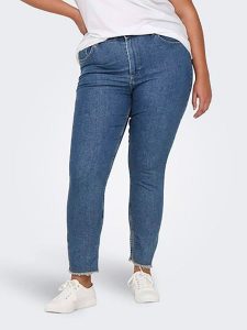 ONLY Carmakoma Dżinsy - Skinny fit - w kolorze niebieskim rozmiar: 46/L30. Niebieskie jeansy Only Carmakoma, z aplikacjami, ze skóry. Za 96,60 zł.