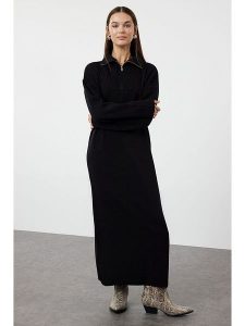 Trendyol Sukienka w kolorze czarnym rozmiar: XL. Czarne sukienki Trendyol, xl, bez wzorów, bez kołnierzyka, bez ramiączek, maxi. Za 122,67 zł.