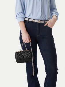 Guess Torebka J5YZ17 WGT10 Czarny. Czarne torebki klasyczne Guess, z aplikacjami, ze skóry, bez dodatków. Za 269,99 zł.