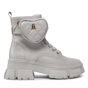 Trapery Steve Madden. Buty zimowe Steve Madden, bez obcasa, bez zapięcia. Za 749,99 zł.