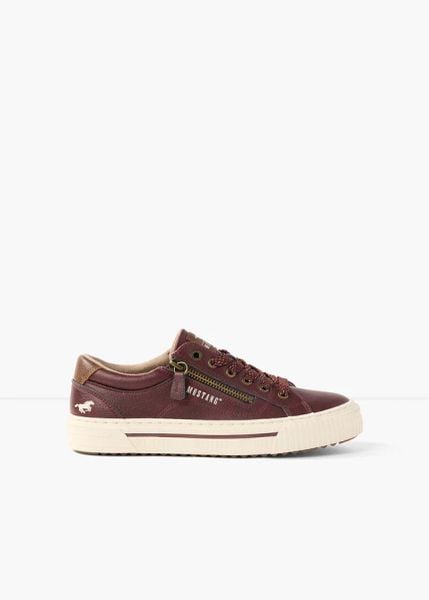 Sneakersy marki Mustang z zamkiem. Żółte buty sportowe bonprix, bez wzorów, bez zapięcia. Za 269,99 zł.