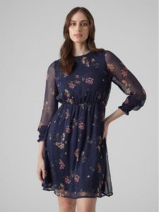 Vero Moda Sukienka codzienna Milla 10244553 Granatowy Regular Fit. Niebieskie kombinezony Vero Moda, na co dzień, m, bez wzorów, z syntetyku, bez kołnierzyka, bez ramiączek, proste. Za 89,99 zł.
