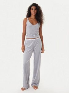 Juicy Couture Piżama JCLPJ225516 Szary Regular Fit. Szare piżamy Juicy Couture, bez wzorów, z syntetyku, bez ramiączek. Za 399,99 zł.