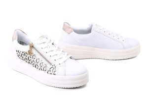 RIEKER REMONTE D1C11-80 white combination, półbuty damskie. Białe półbuty Rieker Remonte, bez wzorów, ze skóry, bez obcasa, bez zapięcia. Za 419,90 zł.