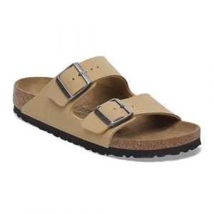 Klapki damskie Birkenstock Arizona. Brązowe klapki Birkenstock, bez wzorów, z materiału, bez obcasa. Za 332,10 zł.
