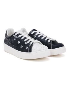 Goby Sneakersy w kolorze biało-czarnym rozmiar: 37. Białe trampki Goby, bez wzorów, bez zapięcia. Za 260,99 zł.