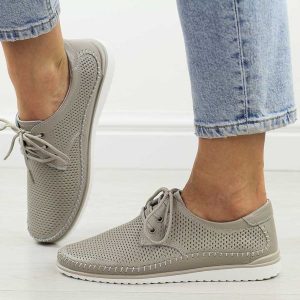 Szare skórzane ażurowe półbuty damskie T.Sokolski W26-01. Szare półbuty Sokolski, na lato, w ażurowe wzory, z jeansu, z okrągłym noskiem, bez obcasa, bez zapięcia. Za 209,00 zł.