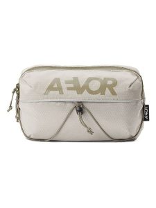 AEVOR Saszetka "Bar Bag Proof" w kolorze oliwkowym - 28 x 20 x 7 cm rozmiar: onesize. Brązowe nerki i saszetki AEVOR, bez wzorów, z materiału. Za 126,99 zł.