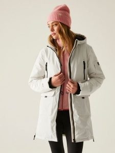 Regatta Kurtka zimowa "Gwynn" w kolorze białym rozmiar: 46. Białe kurtki Regatta, na zimę, bez wzorów, z puchu, bez kaptura. Za 391,99 zł.