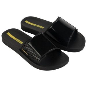 Klapki dla kobiet Ipanema ANATOMIC URB. Czarne klapki Ipanema, bez wzorów, z materiału, bez obcasa. Za 89,00 zł.