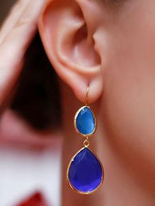 Pierres delicates Pozłacane kolczyki z kocim okiem rozmiar: onesize. Niebieskie kolczyki Pierres delicates, pozłacane. Za 52,99 zł.