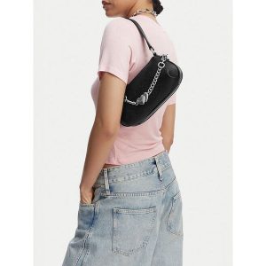 Torebka Juicy Couture. Czarne torebki klasyczne Juicy Couture, bez wzorów, bez dodatków. Za 249,99 zł.