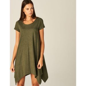Sukienka o asymetrycznym cięciu - Khaki. Sukienki marki Mohito. W wyprzedaży za 49,99 zł.