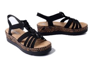 RIEKER V3902-00 black, sandały damskie. Czarne sandały Rieker, bez wzorów, bez obcasa, bez zapięcia. Za 209,93 zł.