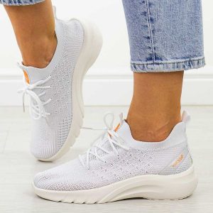 Białe sportowe buty damskie Vinceza 17365. Białe buty sportowe VINCEZA, na lato, bez wzorów, z tkaniny, bez zapięcia, na fitness i siłownię. Za 99,00 zł.