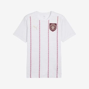 Koszulka piłkarska przedmeczowa Puma Manchester City 24/25. Bluzki Puma, xl, bez wzorów, z materiału, sportowe, bez kołnierzyka, bez ramiączek. Za 319,99 zł.