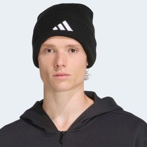 Czapka ADIDAS. Czapki ADIDAS, bez wzorów, z dzianiny. Za 89,99 zł.