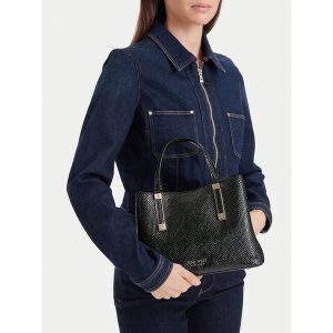 Torebka Nine West. Czarne kuferki Nine West, bez wzorów, bez dodatków. Za 299,99 zł.