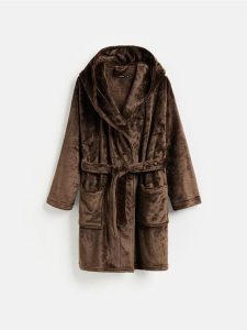 Miękki szlafrok z uszami - brązowy. Brązowe szlafroki Reserved, l, bez wzorów, z dzianiny, bez kaptura. Za 139,99 zł.