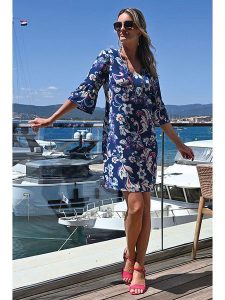 Bleu d'Azur Sukienka "Zita" w kolorze niebiesko-białym rozmiar: 42. Białe sukienki Bleu d'Azur, na co dzień, w ażurowe wzory, klasyczne, bez kołnierzyka, bez ramiączek, midi, proste. Za 282,45 zł.