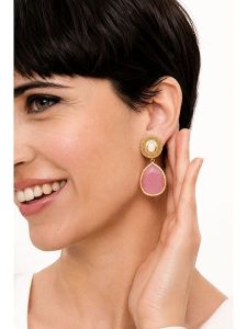 L'Atelier de Gaia Pozłacane kolczyki-wkrętki z kocim okiem i kwarcem rozmiar: onesize. Różowe kolczyki L'Atelier de Gaia, z kwarcem, pozłacane. Za 60,95 zł.