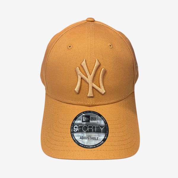 Czapka baseballówka z daszkiem New Era New York Yankees. Czapki New Era, bez wzorów, z bawełny. Za 79,99 zł.