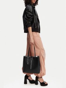 Juicy Couture Torebka CEO-BIJXT3265WVP. Czarny. Czarne shopper bag Juicy Couture, bez wzorów, ze skóry, bez dodatków. Za 319,99 zł.