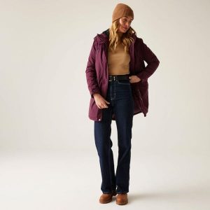 Kurtka damska przejściowa ocieplana przeciwdeszczowa Valenta. Fioletowe kurtki Regatta, bez wzorów, z puchu, bez kaptura. Za 399,99 zł.