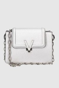 VALENTINO Srebrna torebka Queens. Szare torebki klasyczne Valentino by Mario Valentino, bez wzorów, bez dodatków. W wyprzedaży za 399,99 zł.
